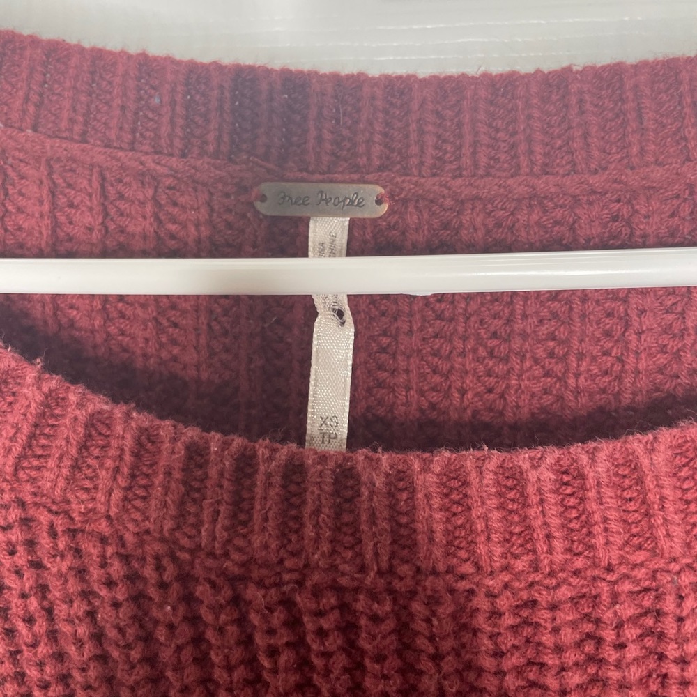Free People maroon cropped sweater - Picture 2 of 5